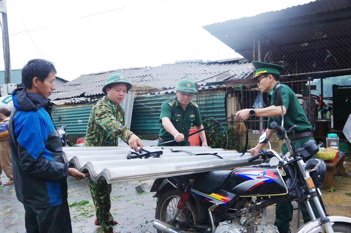 Biên cương thắm đượm tình quân - dân